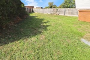 DE VERE ESTATE- click for photo gallery